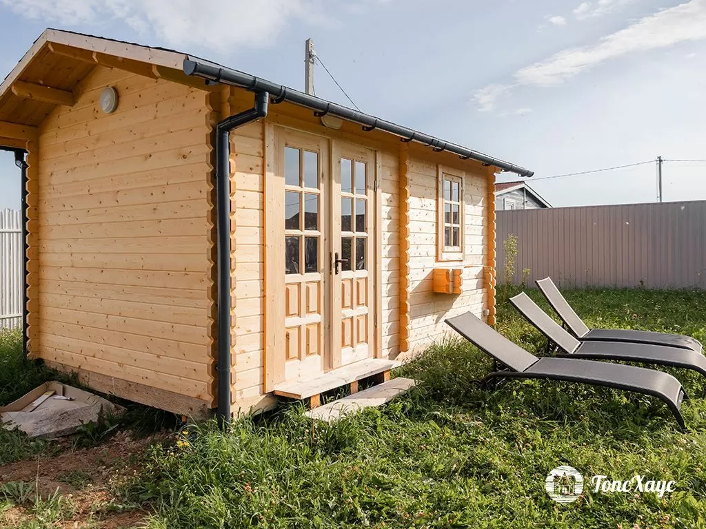 Маленький дом в лесу